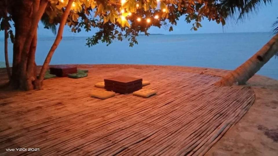 Mecaja Beach House Roxas  Exteriör bild